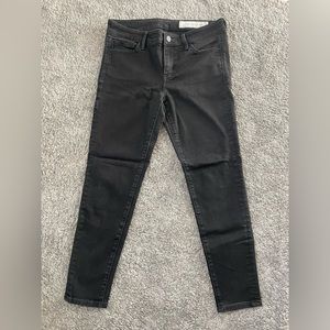 Treasure and Bond Mid-Rise Skinny Crop